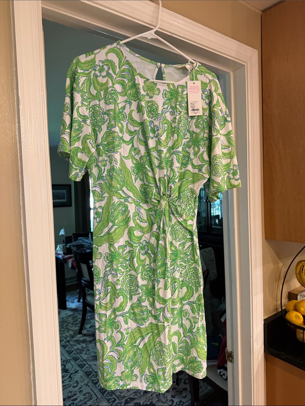 Lilly Pulitzer Shaw Dress
Bright Green and White Floral Twist